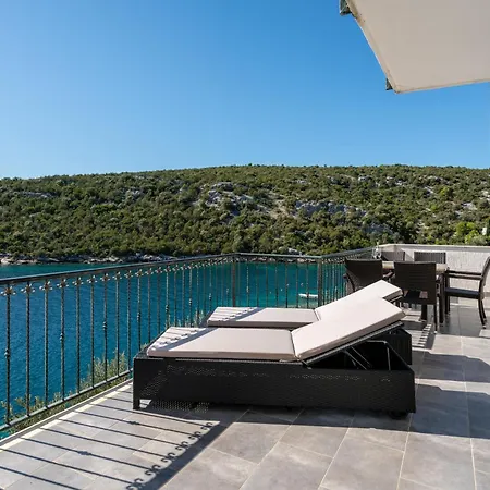 Sine With Amazing Sea Panorama Винишче