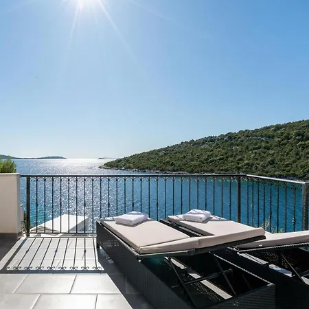 Villa Pool Sine /w Panoramic Sea View Vinišće