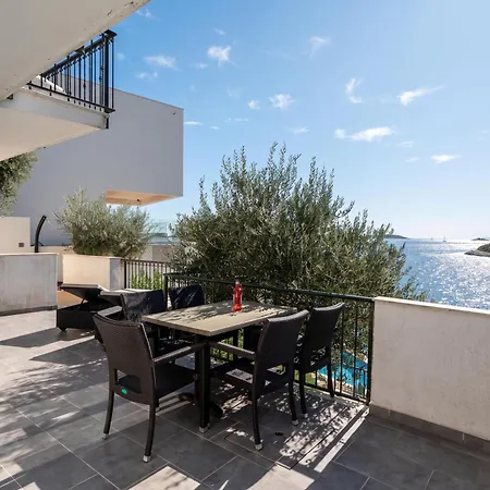 Pool Sine /w Panoramic Sea View